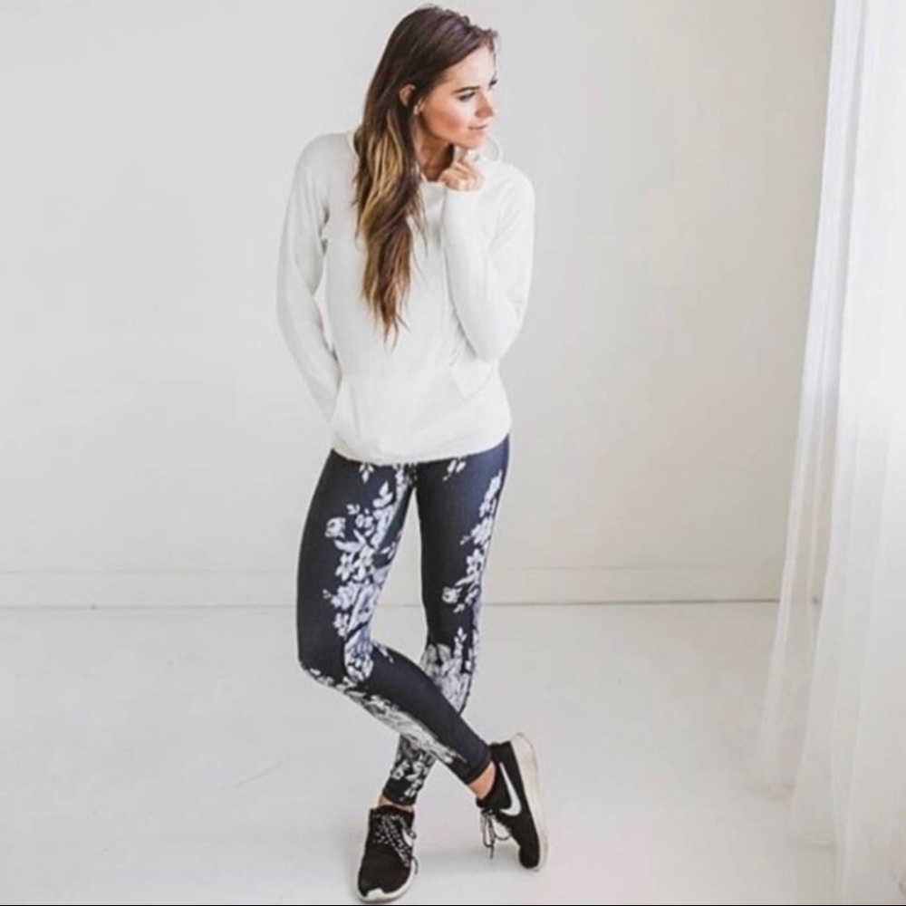 Albion fit slate floral extended leggings- size S